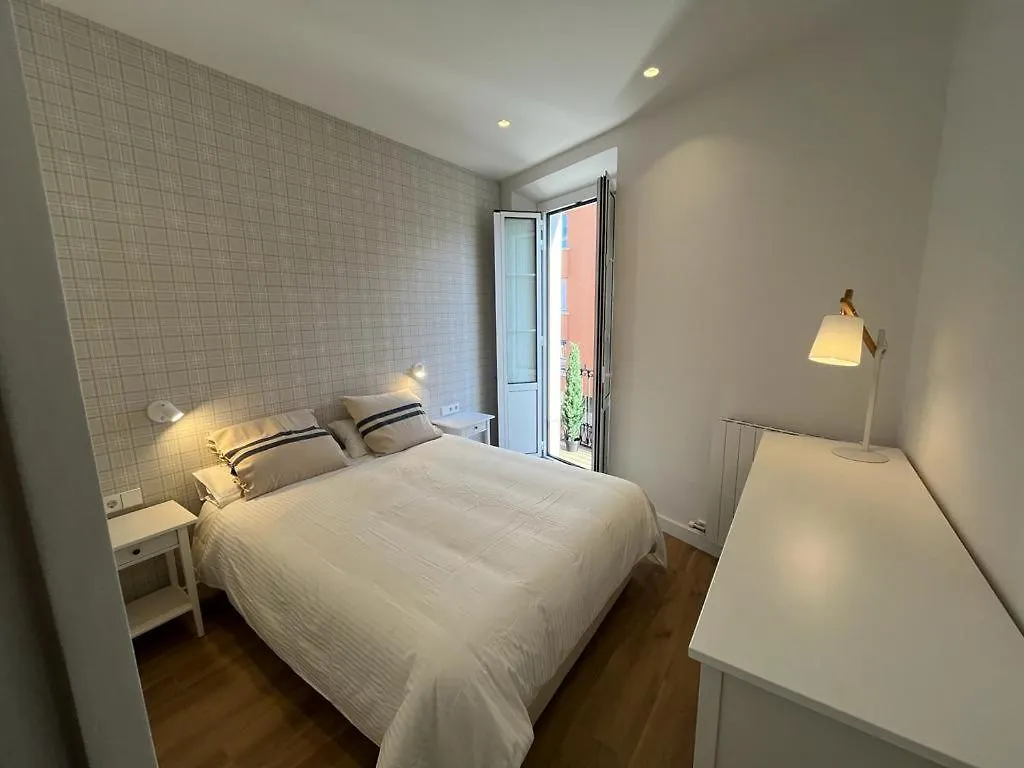 Precioso Atico Con Mucho Encanto 산펠리우데기솔스 0*,  스페인