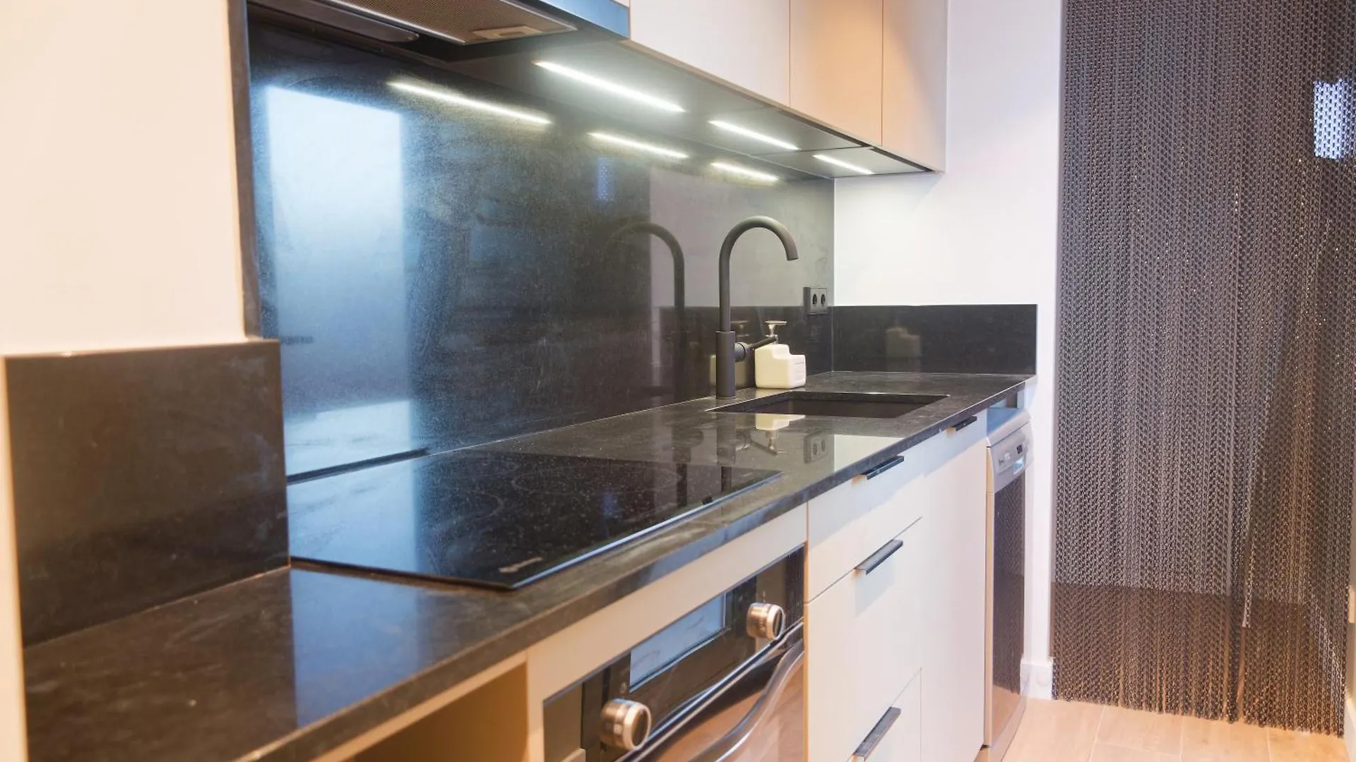 아파트 Precioso Atico Con Mucho Encanto 산펠리우데기솔스 스페인